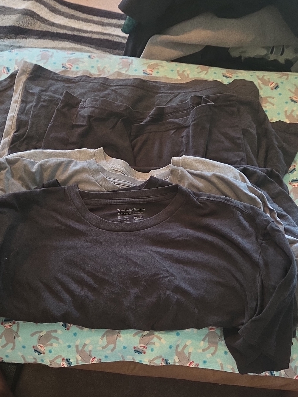 Fresh Clean Threads Basic Crew Neck T-Shirt - Black & Gray LOT OF 9 SHIRTS